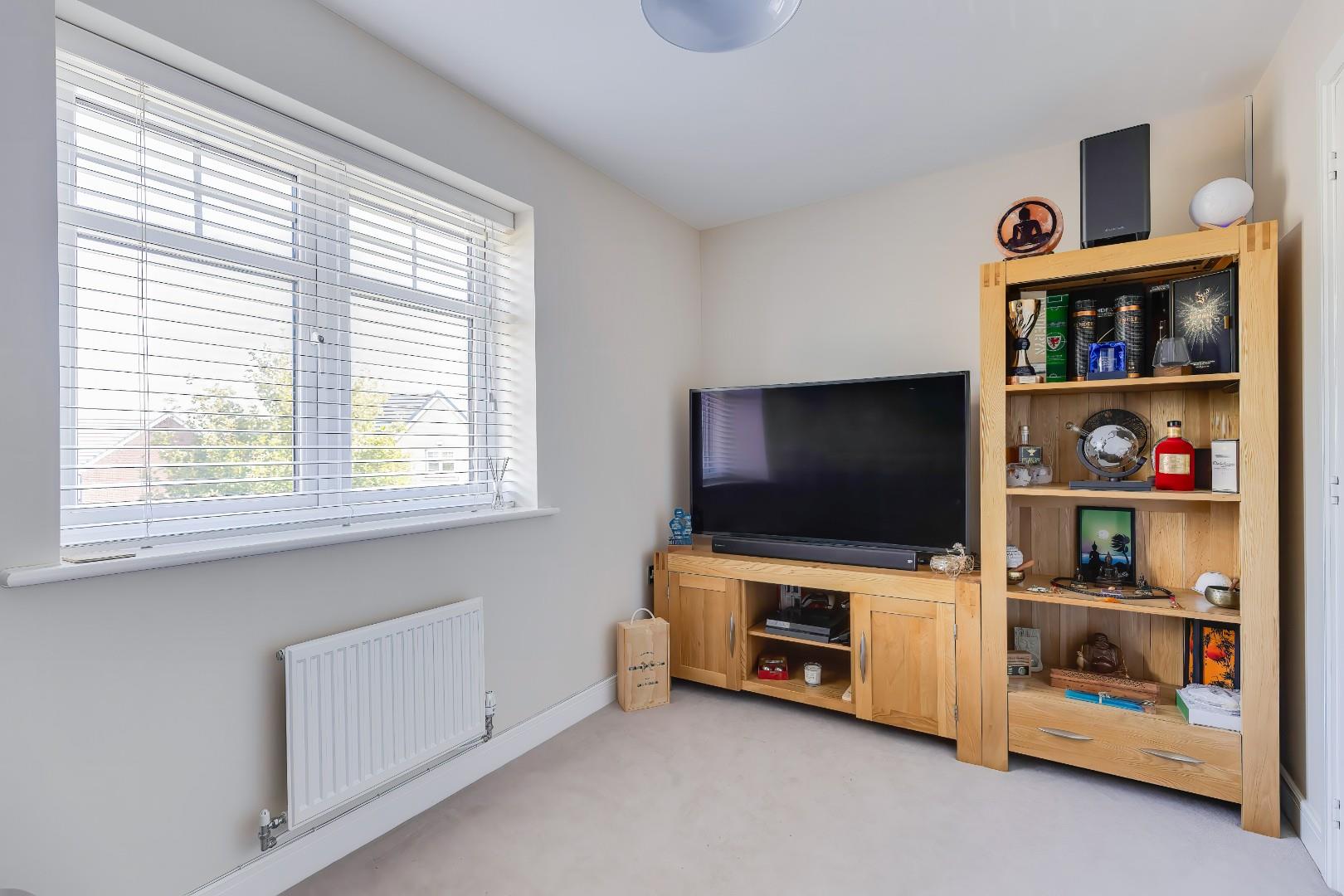 38 Melrose Walk, Sully, CF64 5WD